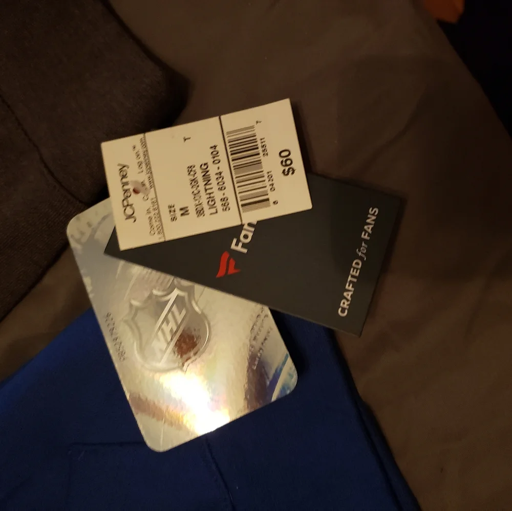 🏒 Tampa Bay Lightnig Hockey Hoodie 🏒 - Picture 4 of 4